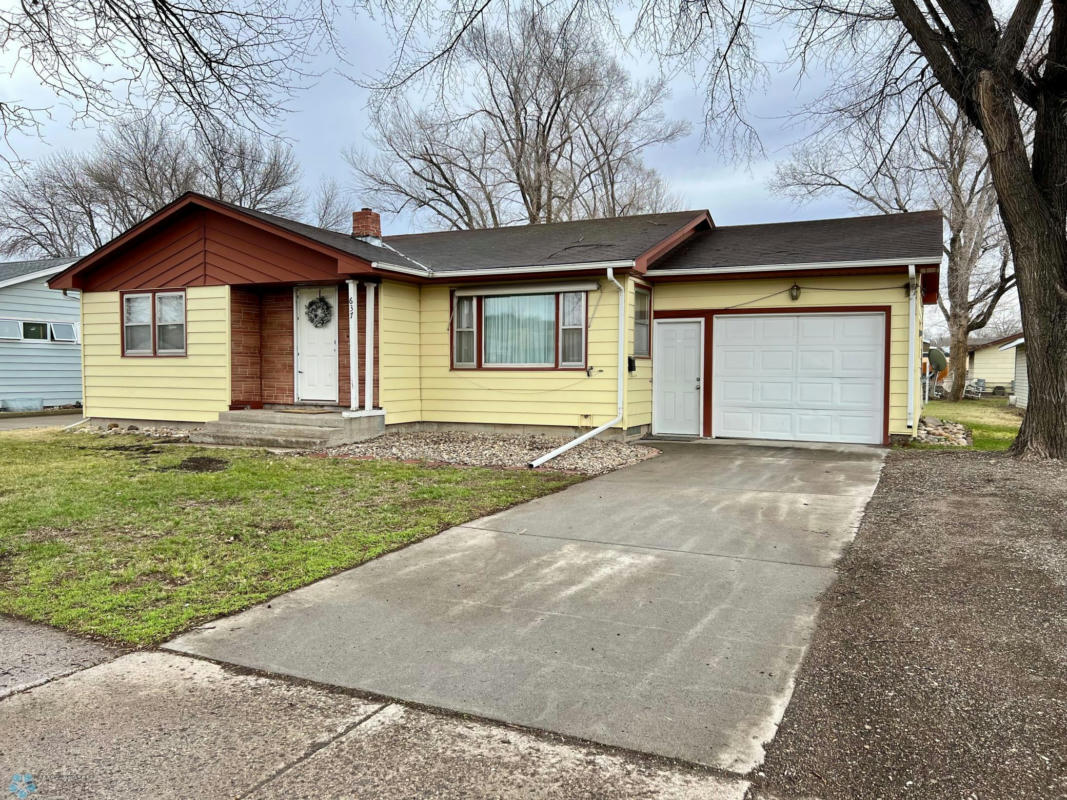 637 10TH AVE SW, VALLEY CITY, ND 58072, photo 1 of 23