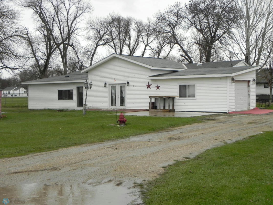 106 2ND AVE N, MOORETON, ND 58061, photo 1 of 18